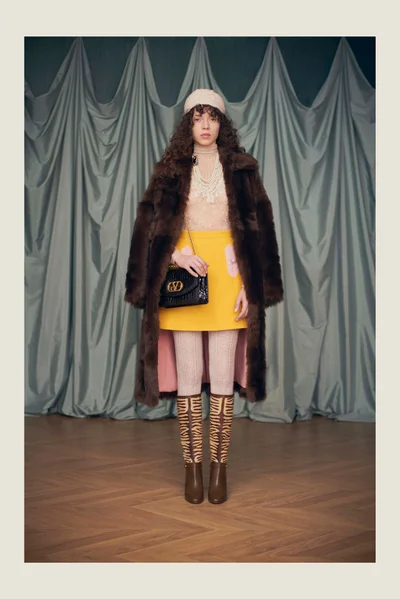 Look 16